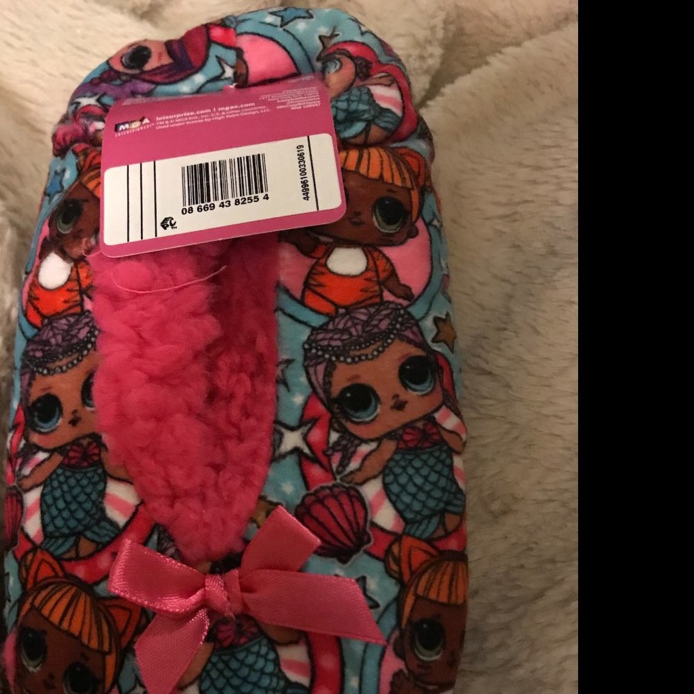 New Girls LOL Slippers-Small size 8-13